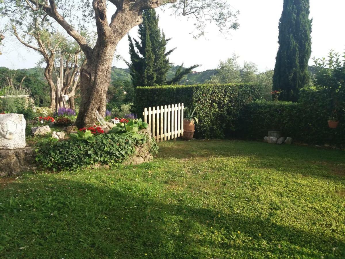 Villa Da Adria Al Corvenale - Casa Vacanze Carrara - Extérieur photo