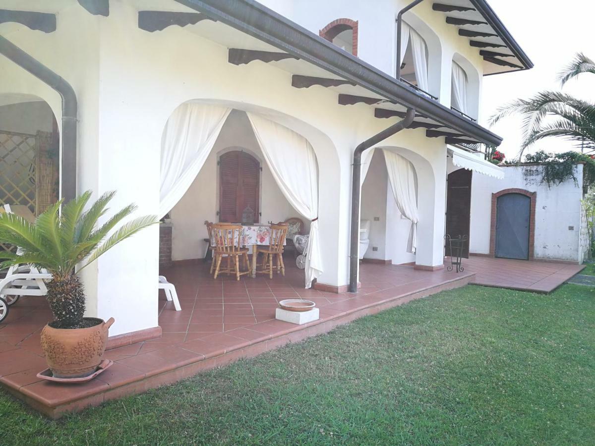 Villa Da Adria Al Corvenale - Casa Vacanze Carrara - Extérieur photo